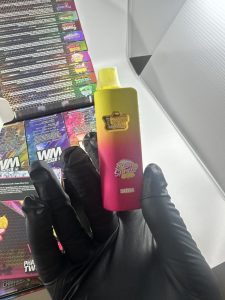 Whole Melts Dual Chamber 2G Disposable Vape Pen – Sugar Spritz + Melted Strawnana - Image 2