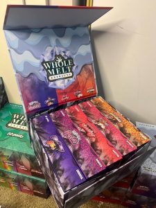 Whole Melts V3 2g Disposable - Image 3