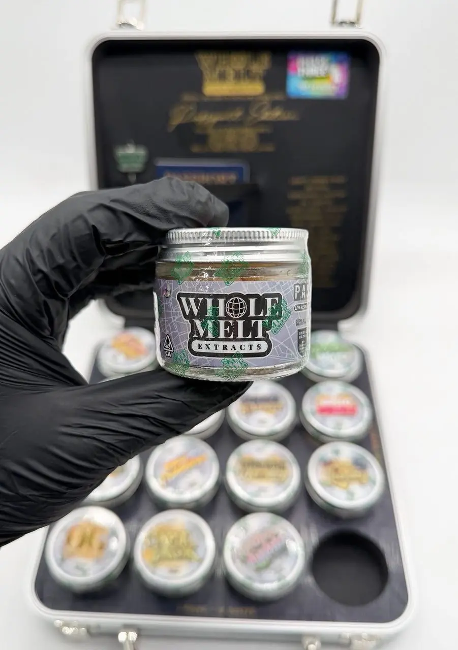 buy-runtz-runway-live-resin-sugar-online Whole Melt Extracts Runtz Runway Live Resin Sugar - Image 1